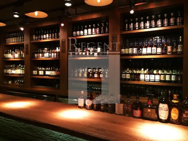 COSMOS BUILDING (昌隆商業大廈)